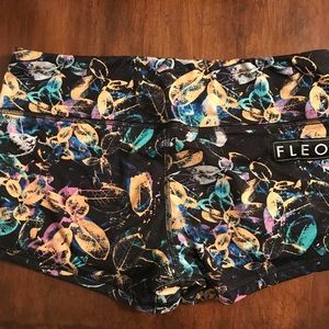 au fleo shorts